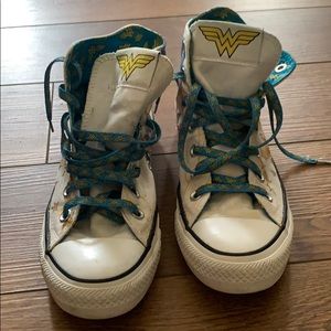 superwoman converse